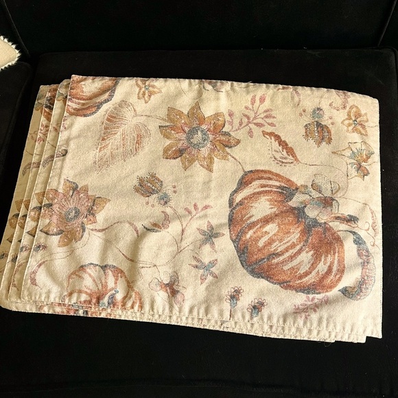 4 Placemats Pumpkin Patch 18”x 13” Beige, Blue, Orange & Blush Dinning mats - Picture 1 of 9